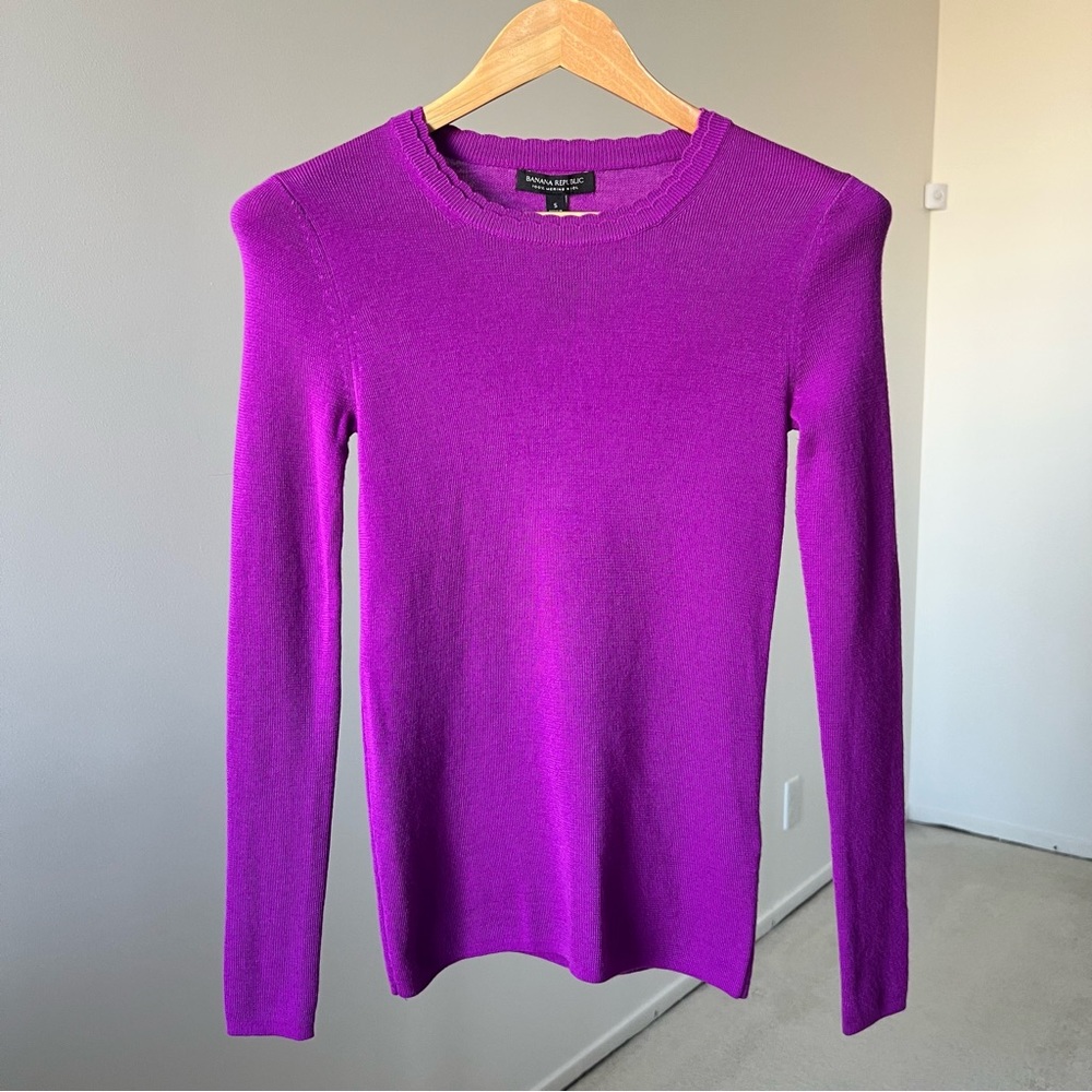Banana Republic NWT Size S Scallop Neck 100% Merino Wool Pullover